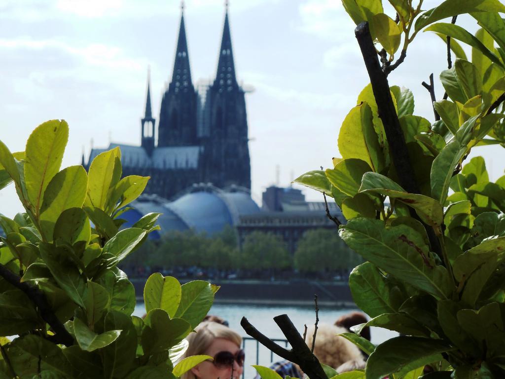 Airport Hotel Karsten Koln Bagian luar foto