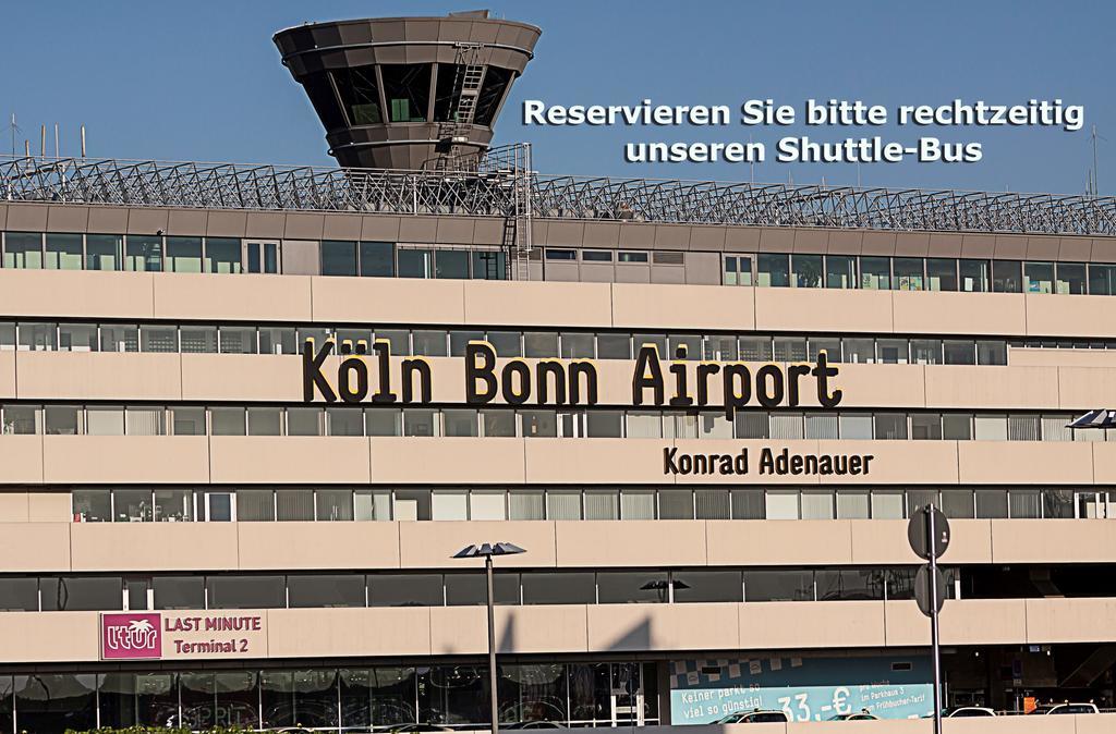 Airport Hotel Karsten Koln Bagian luar foto